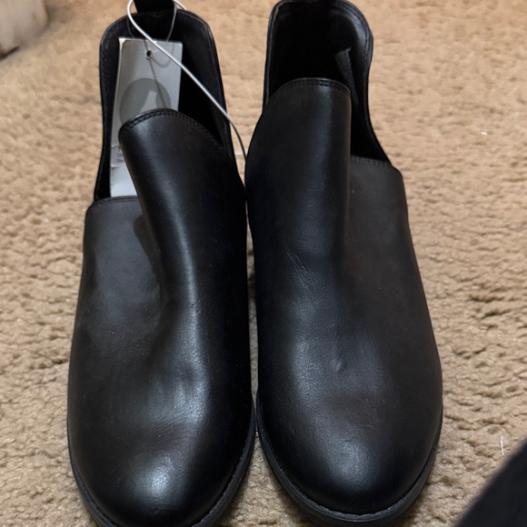 Women Ankle Boots - Picture 2 of 2